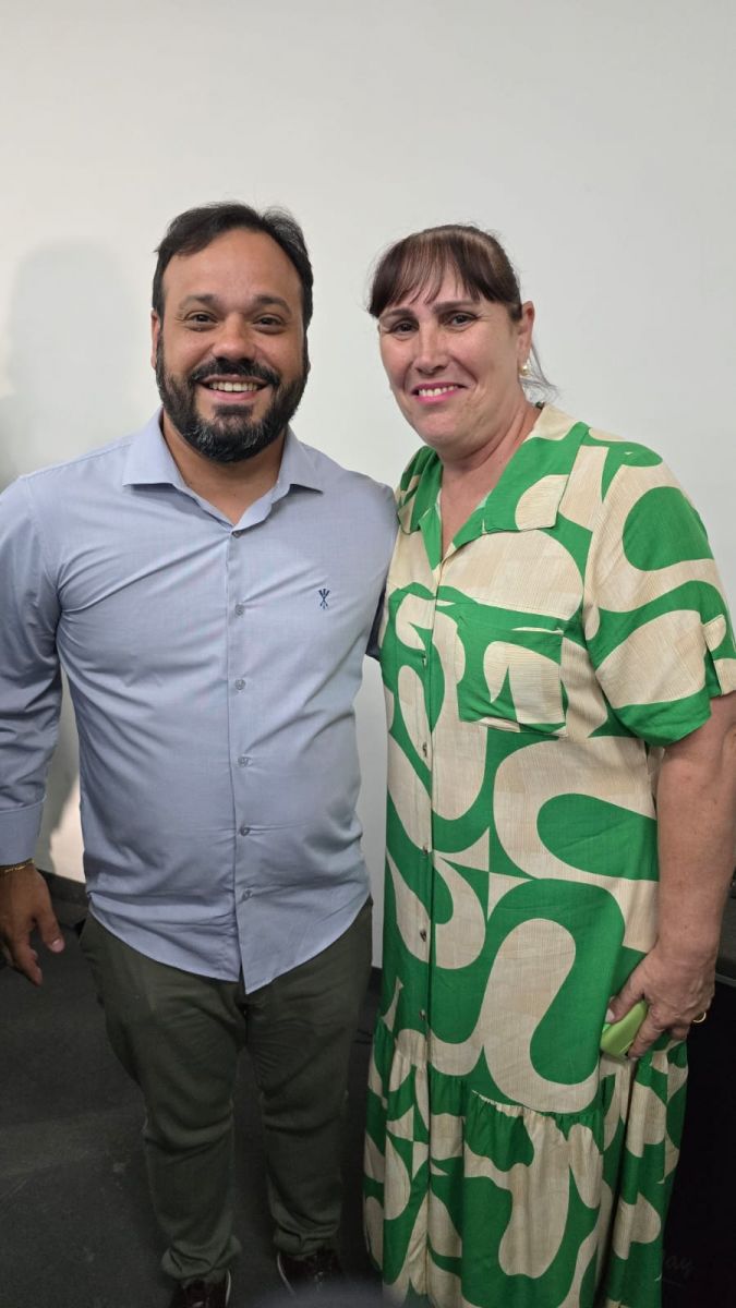 Adriana Roncada e Freddie Nicolau, prefeito de Pedrinhas Paulista